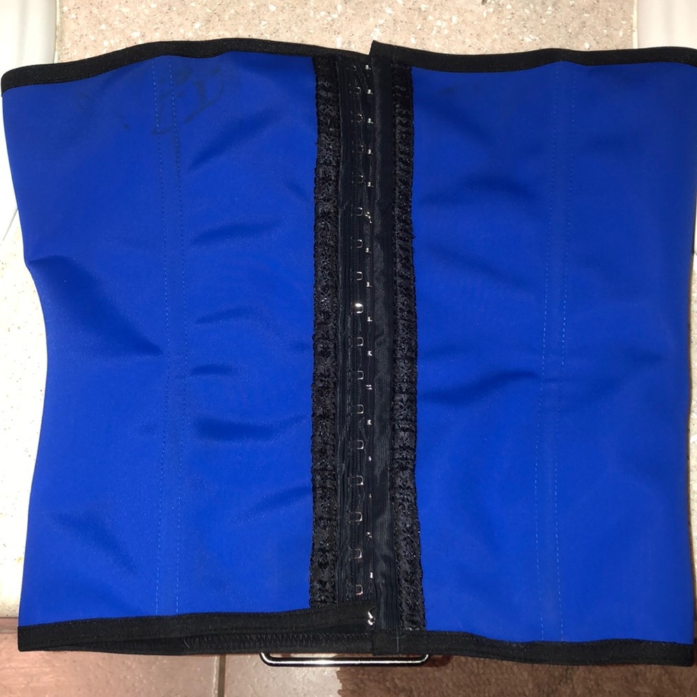 Waist trainer